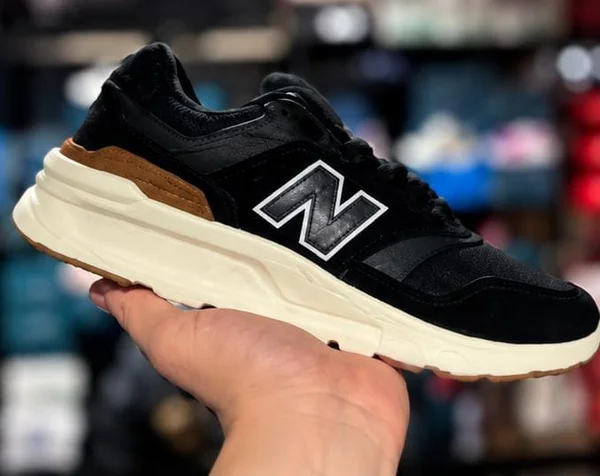 New balance negra choco